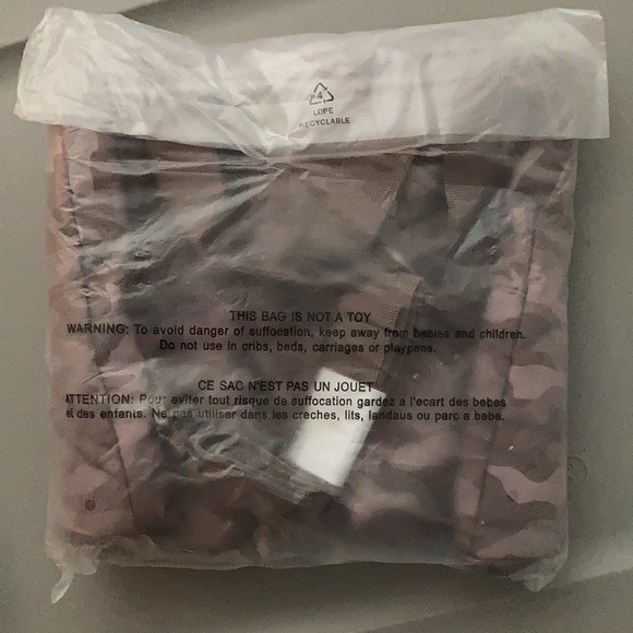 PINK Duffle Bag - Picture 3 of 3